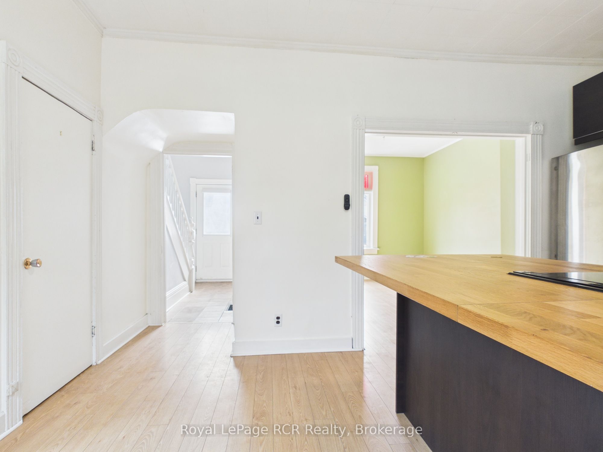 494 16th Street W Property Photo 12
