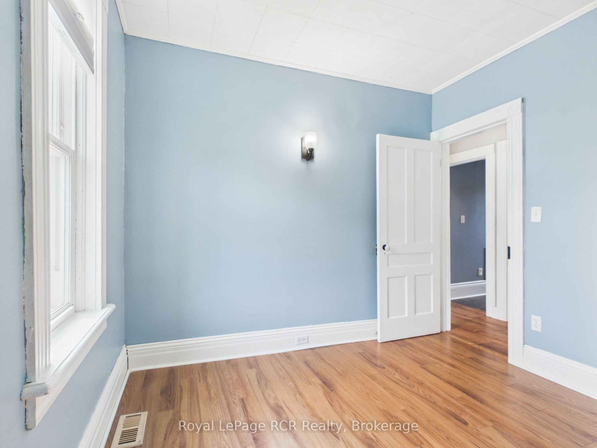 494 16th Street W Property Photo 15