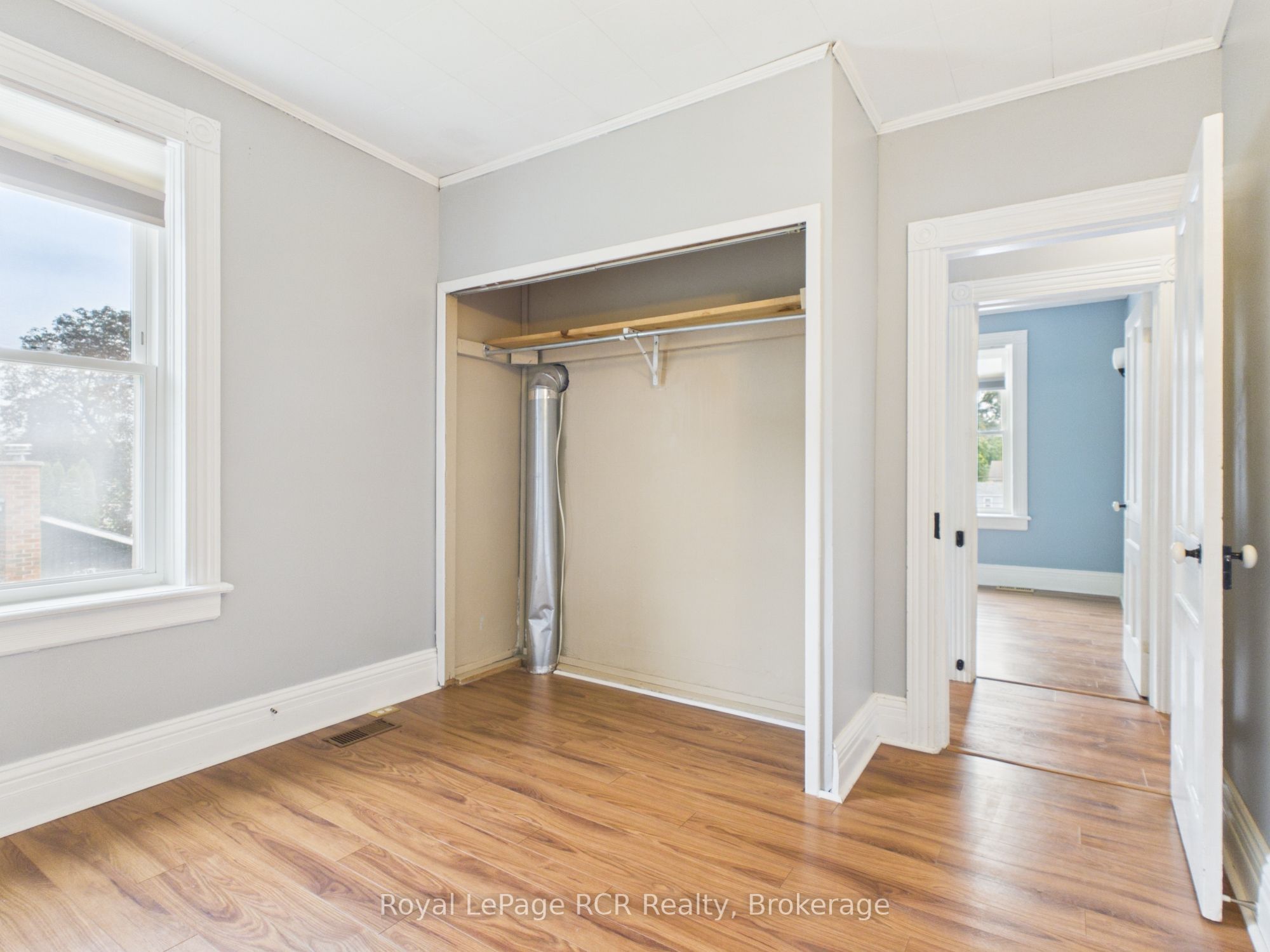 494 16th Street W Property Photo 18