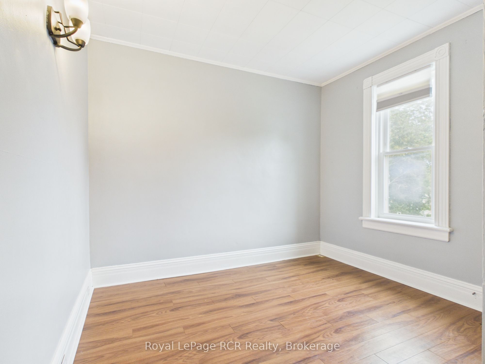 494 16th Street W Property Photo 19