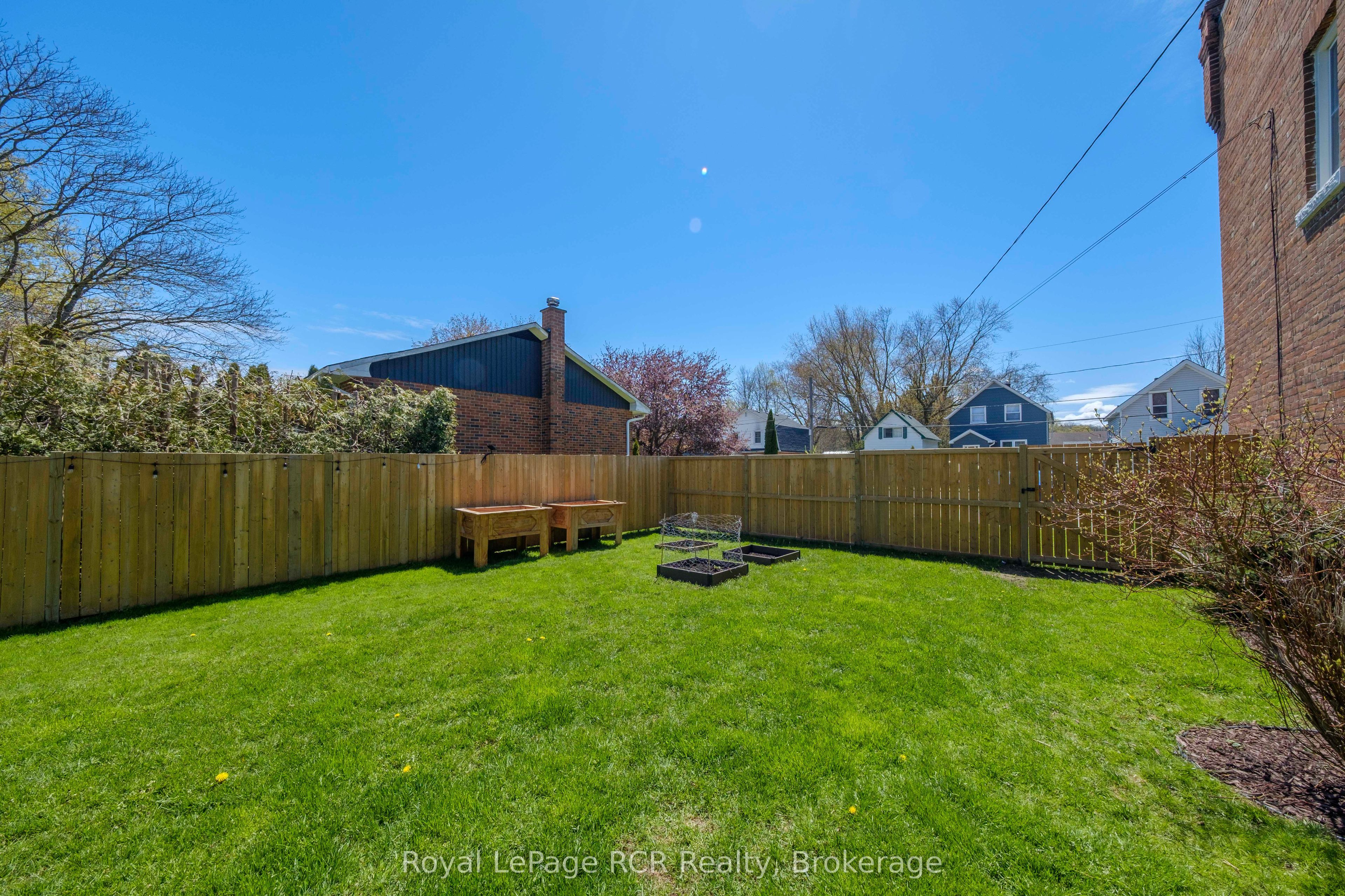 494 16th Street W Property Photo 27