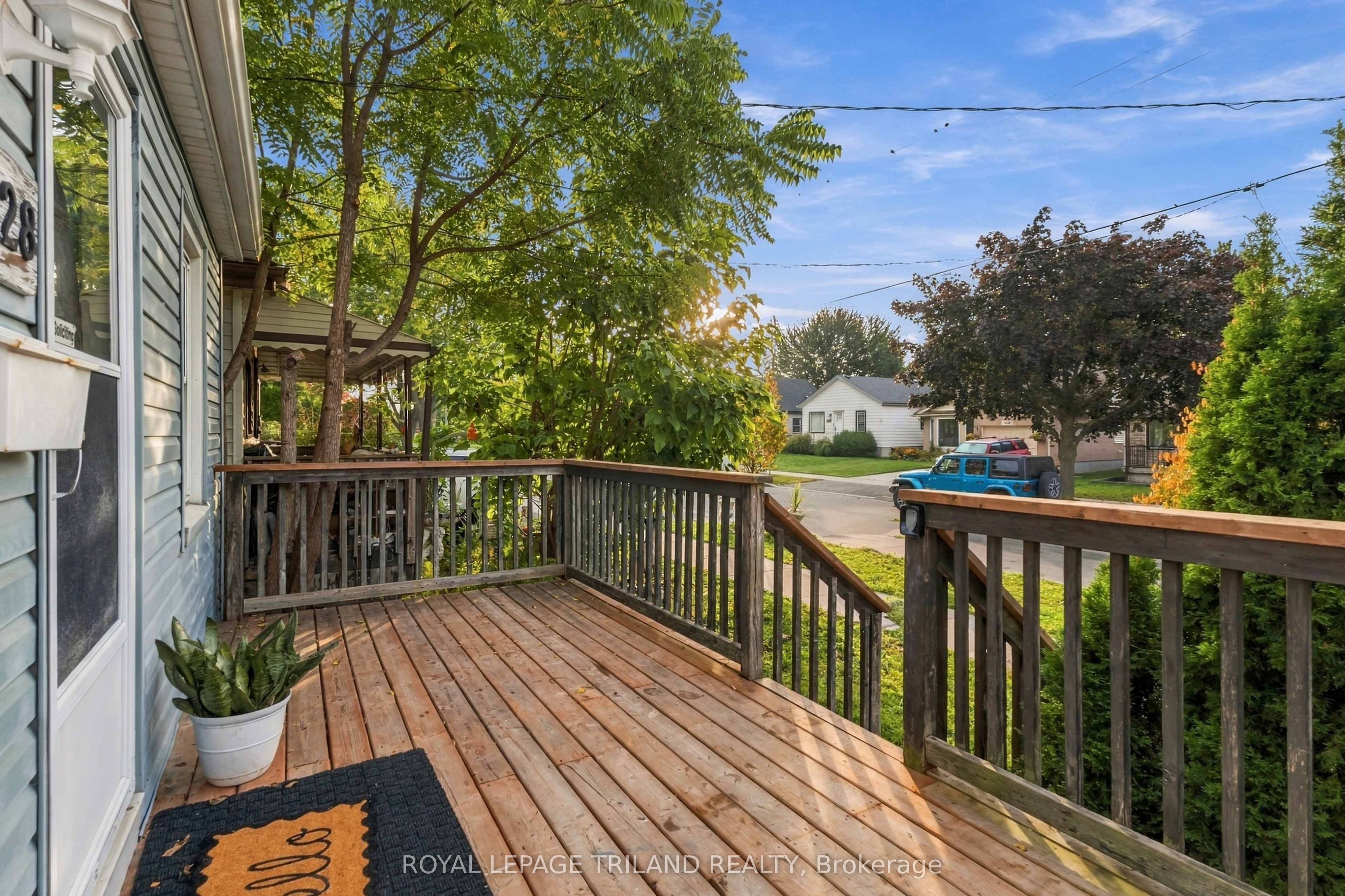 1628 Churchill Avenue Property Photo 6