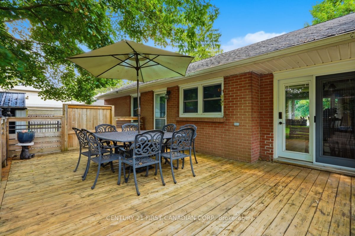 283 Spruce Street Property Photo 28