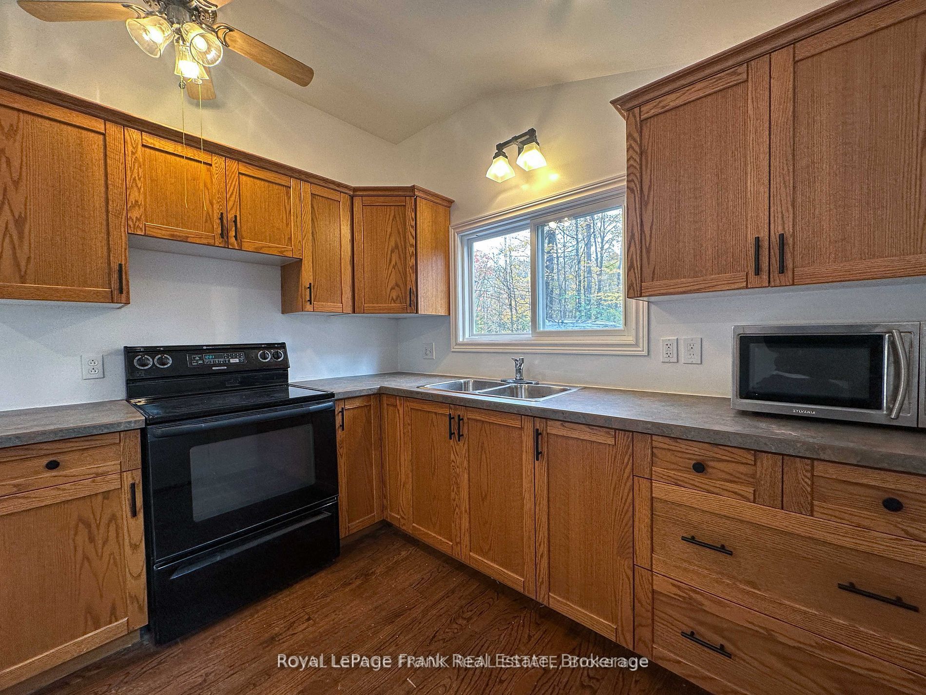 292 Edwina Drive Property Photo 16