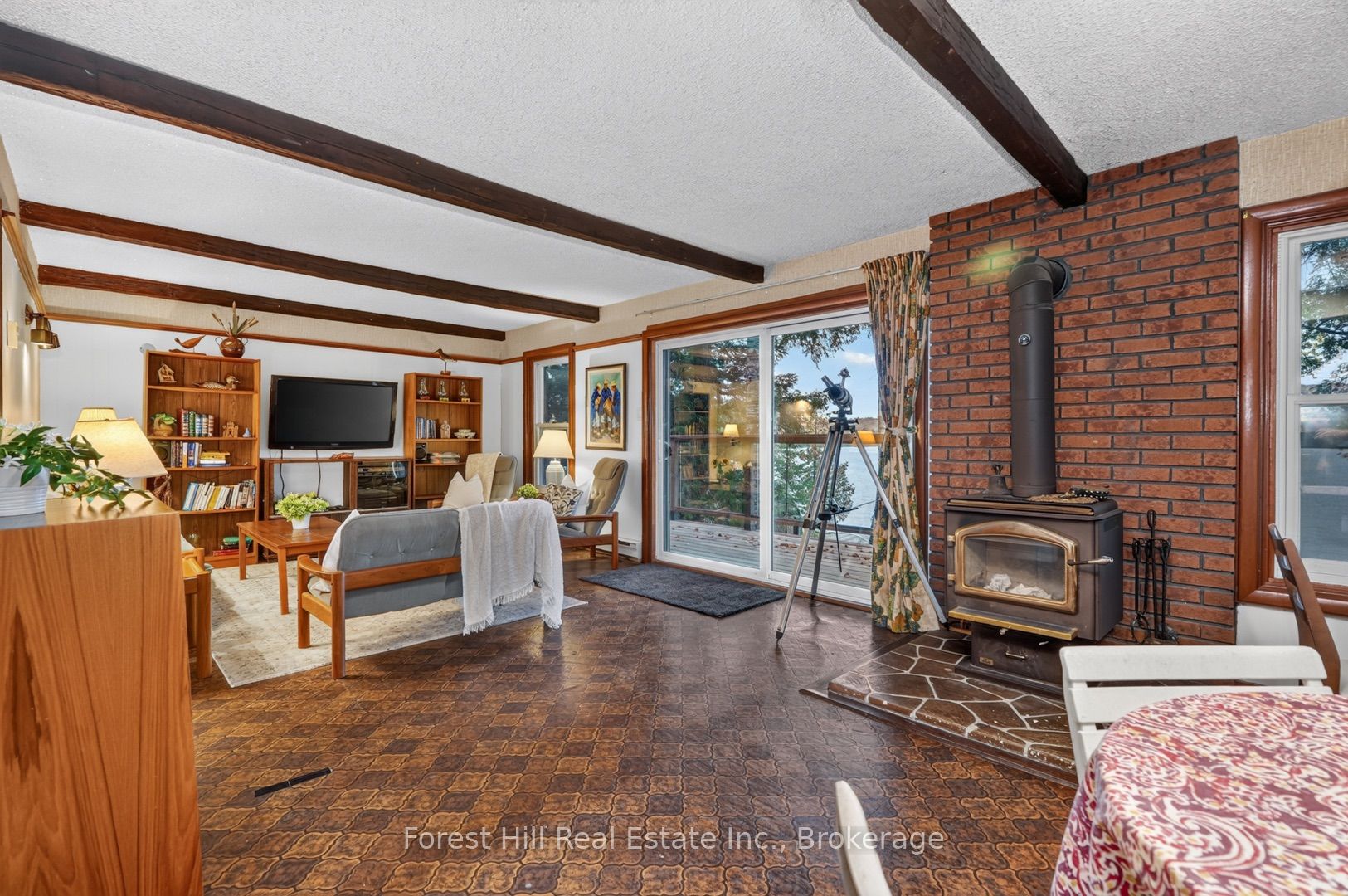 136 Rock Point Road Property Photo 10