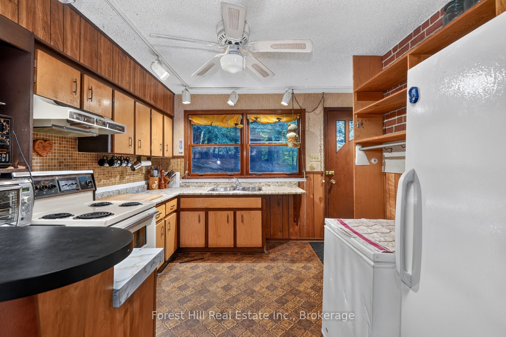 136 Rock Point Road Property Photo 19