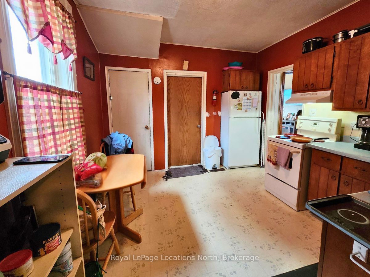 1140 2nd Avenue W Property Photo 3