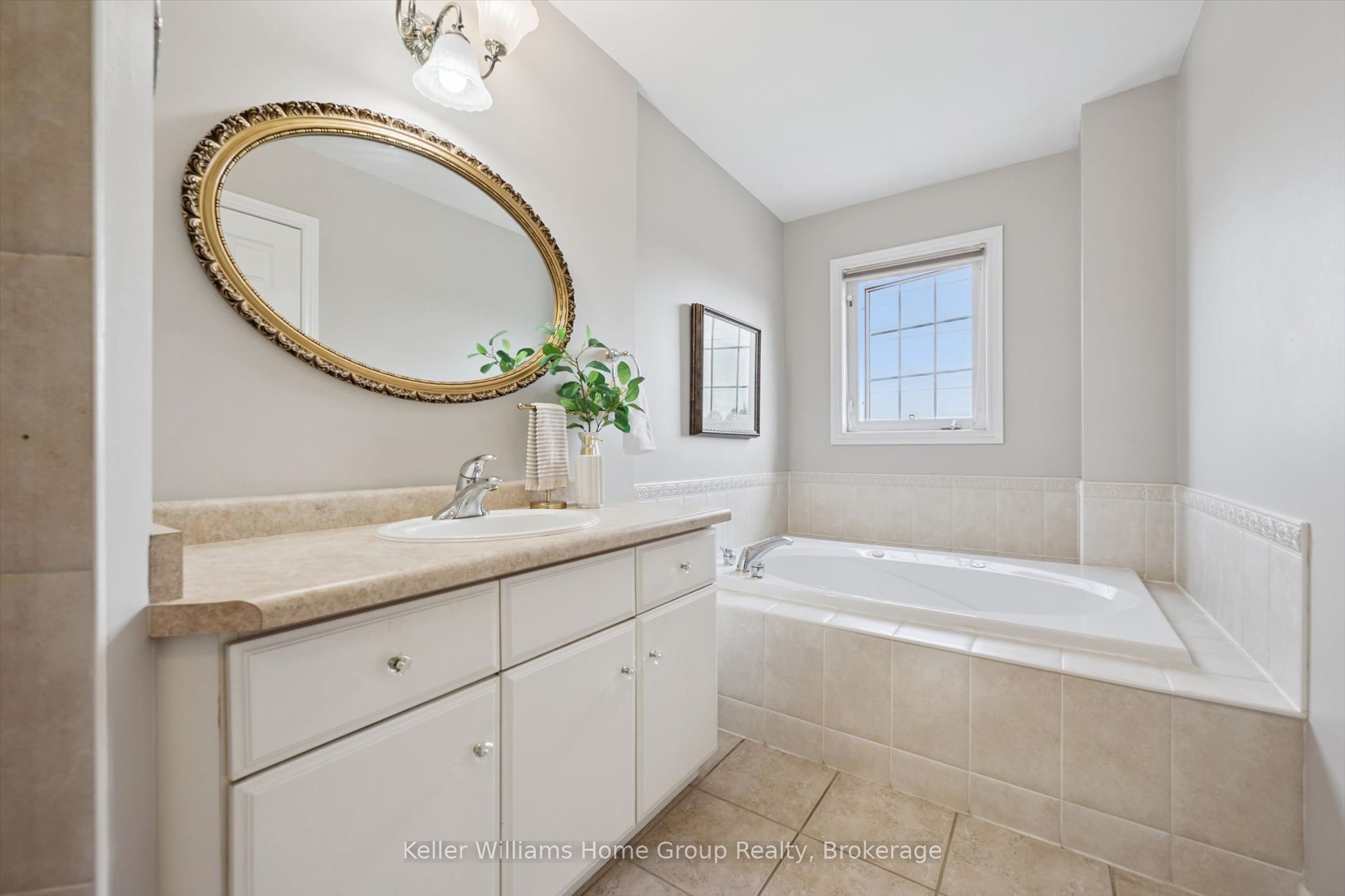 487 St Andrew Street E Property Photo 28