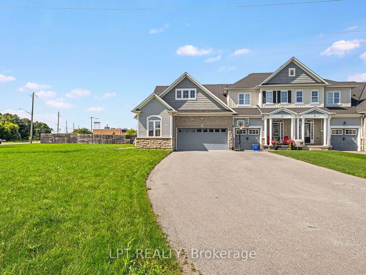 1 Dorchester Boulevard S Property Photo 1