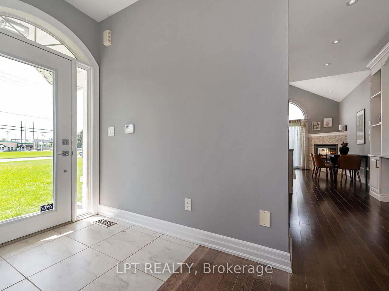 1 Dorchester Boulevard S Property Photo 3