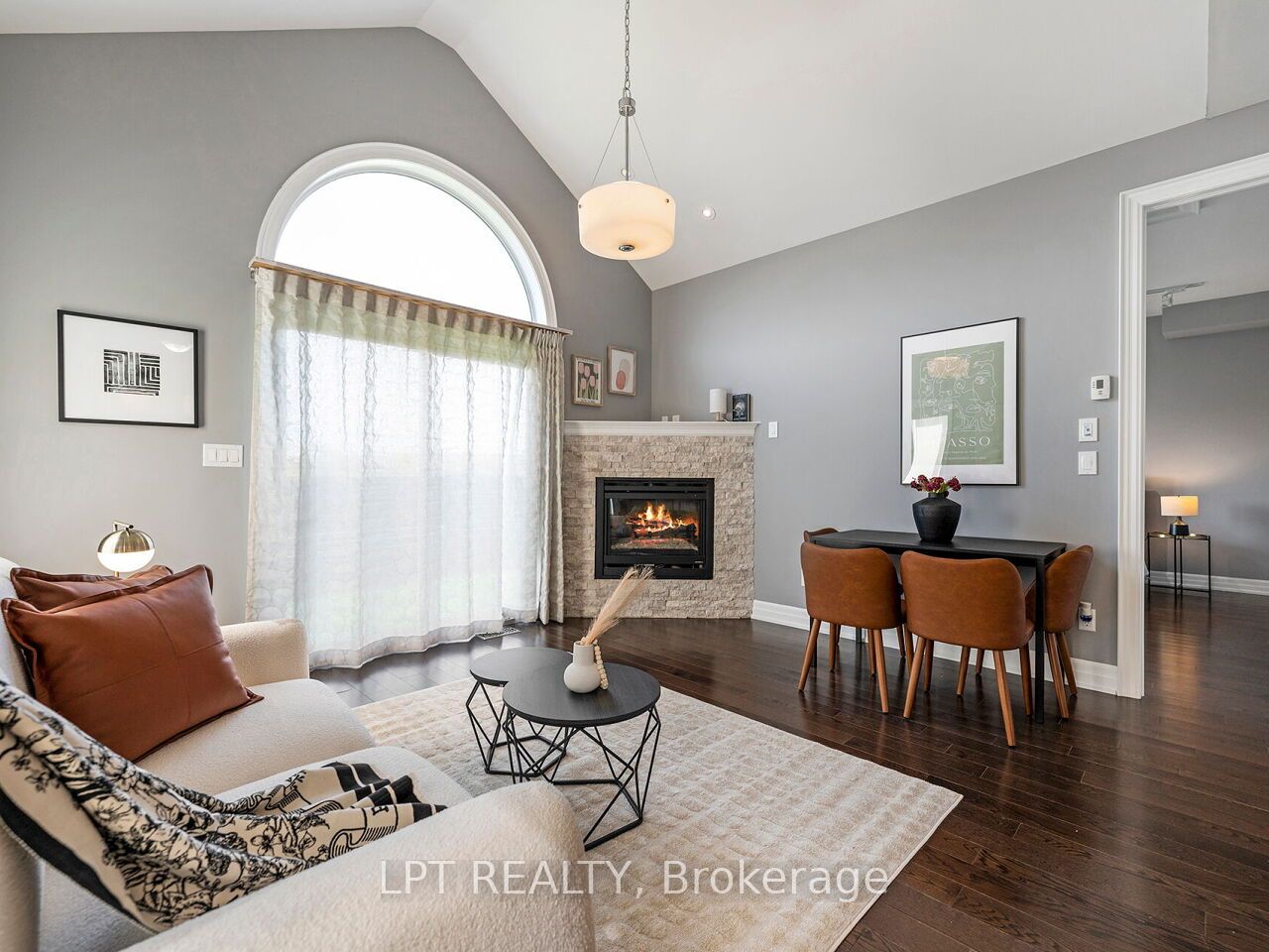 1 Dorchester Boulevard S Property Photo 11