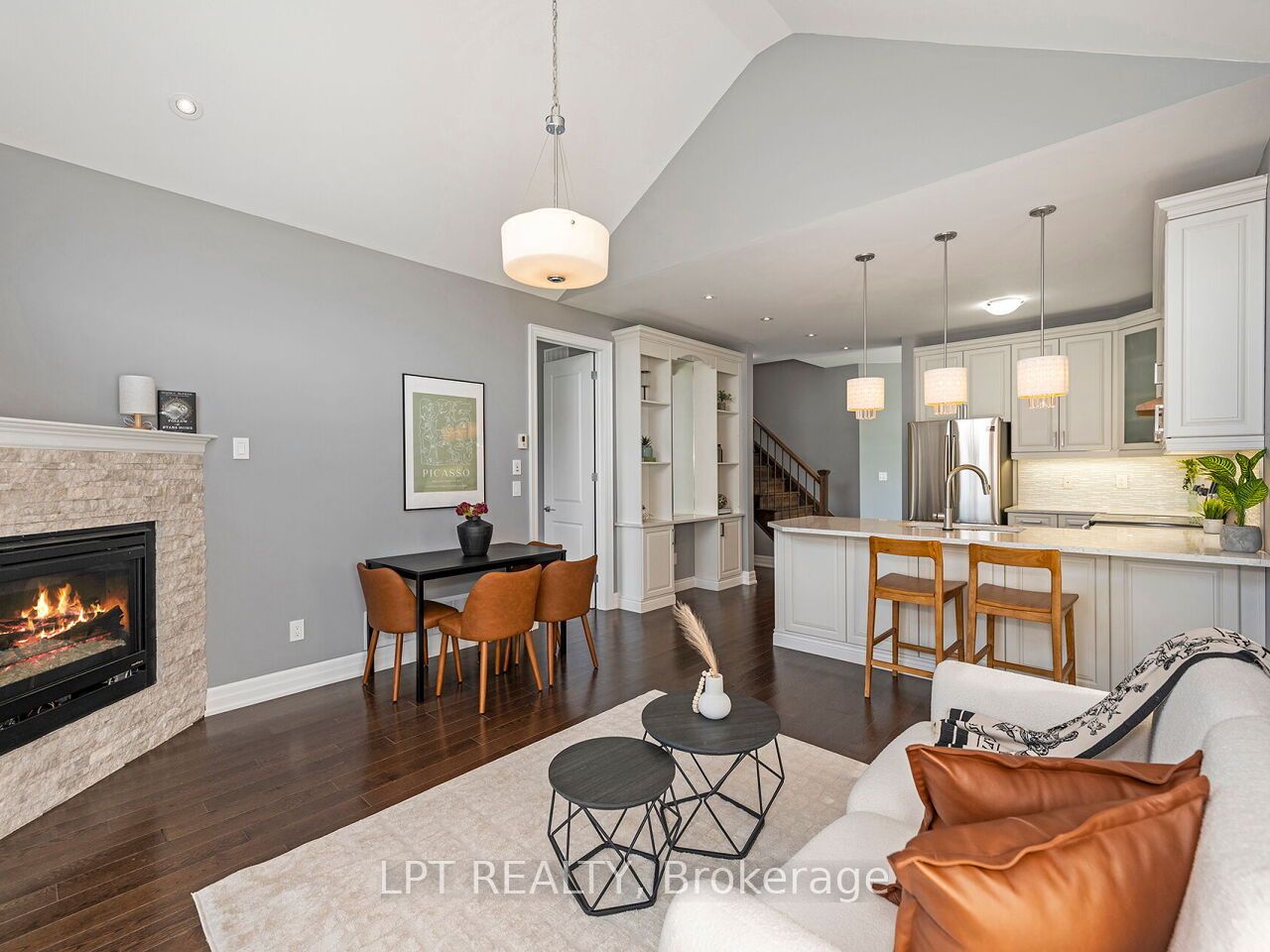 1 Dorchester Boulevard S Property Photo 12
