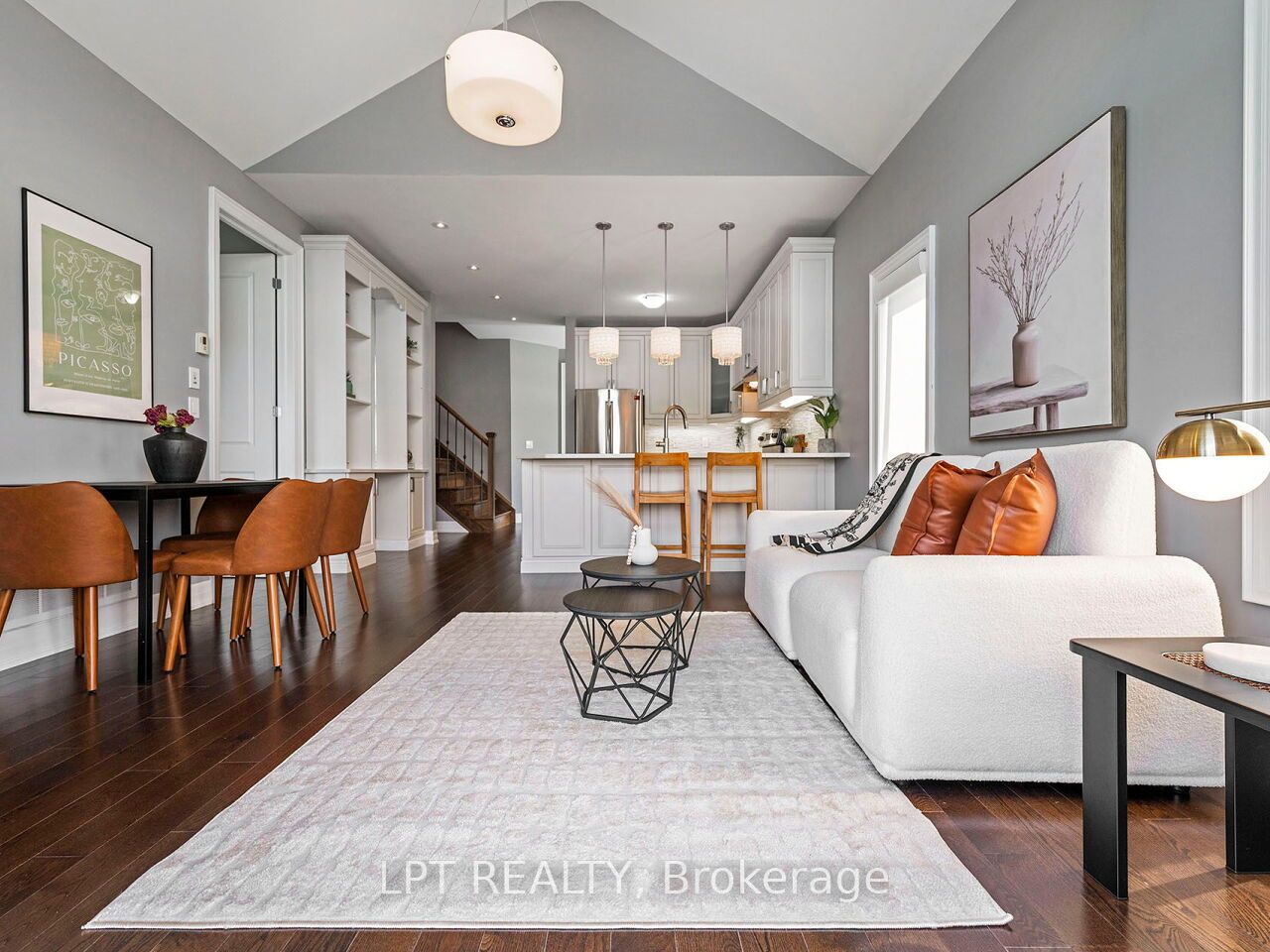 1 Dorchester Boulevard S Property Photo 14