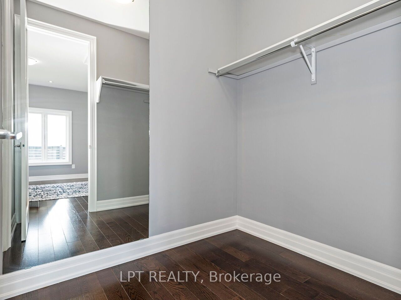 1 Dorchester Boulevard S Property Photo 17