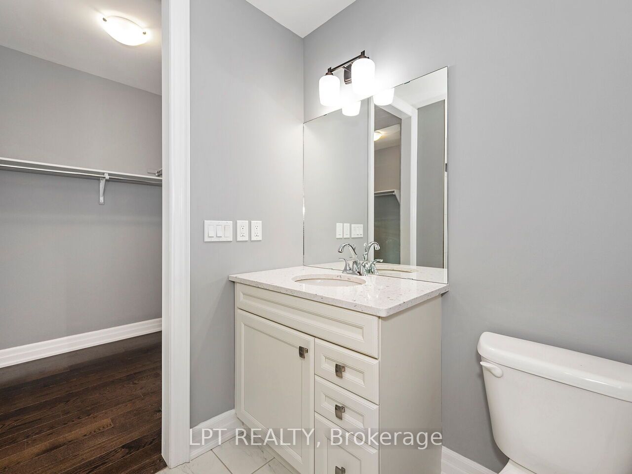 1 Dorchester Boulevard S Property Photo 20