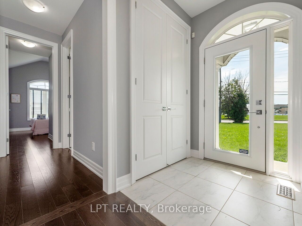 1 Dorchester Boulevard S Property Photo 22