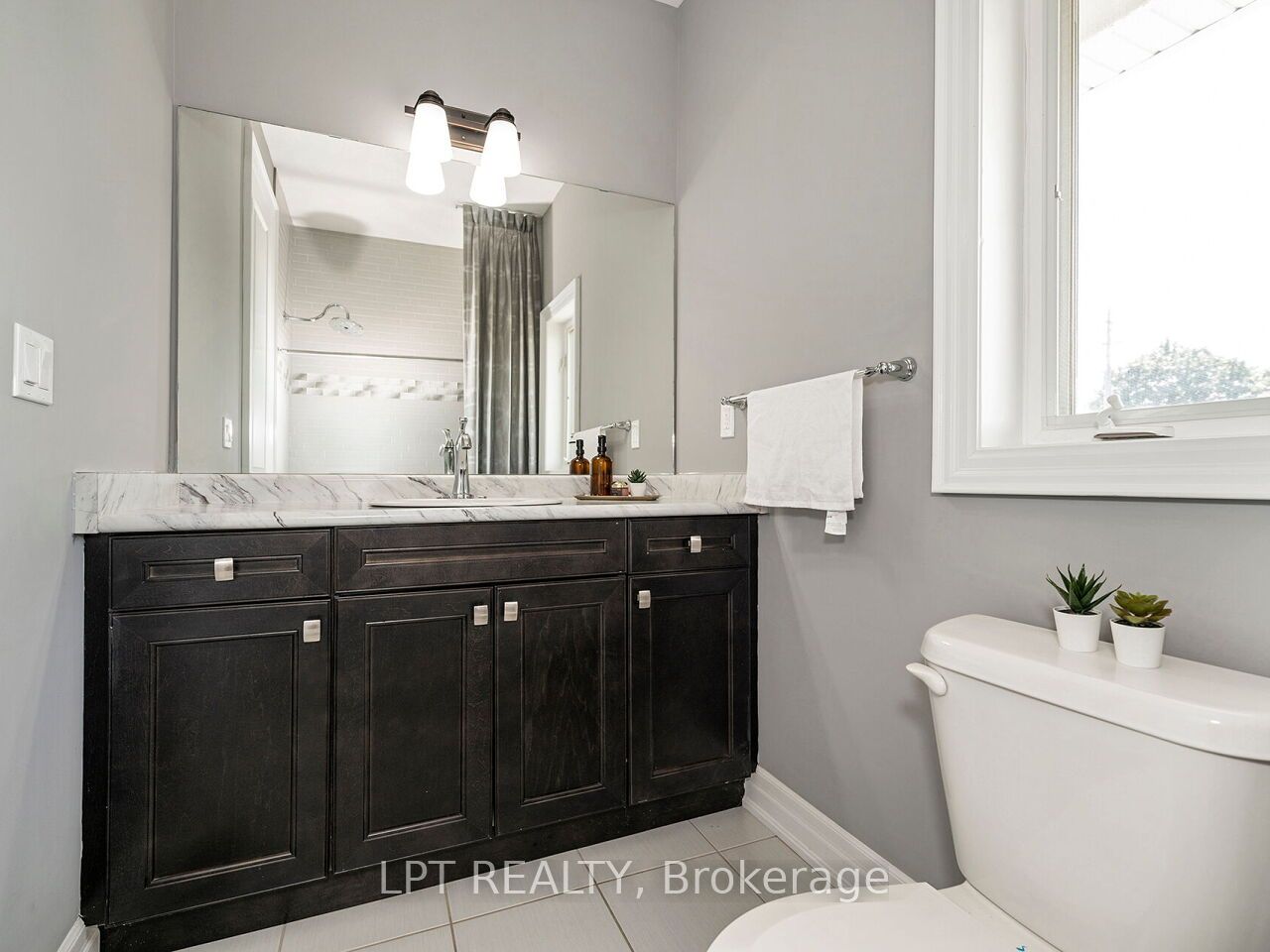 1 Dorchester Boulevard S Property Photo 25