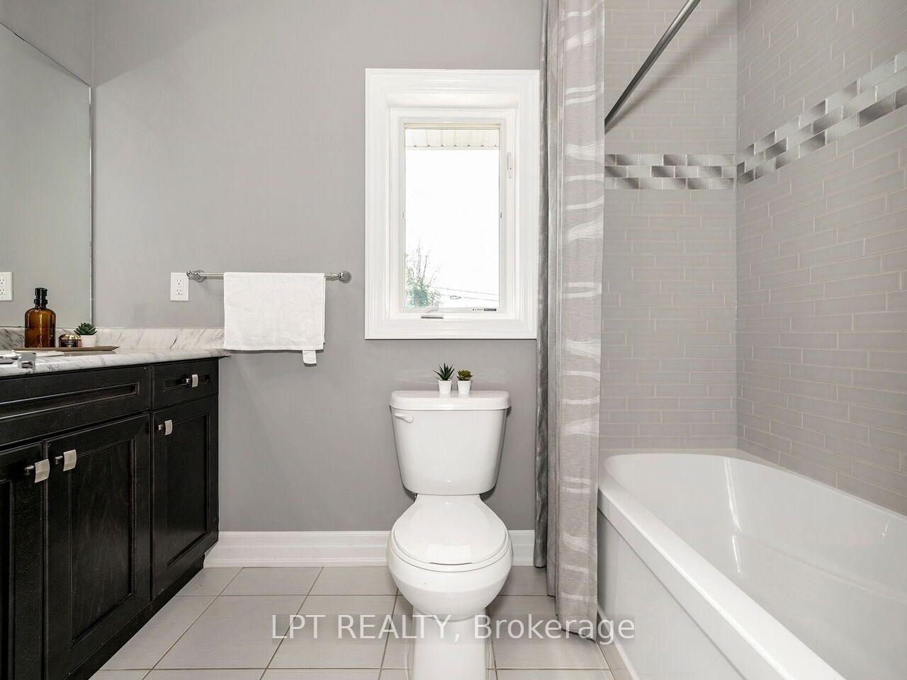 1 Dorchester Boulevard S Property Photo 26