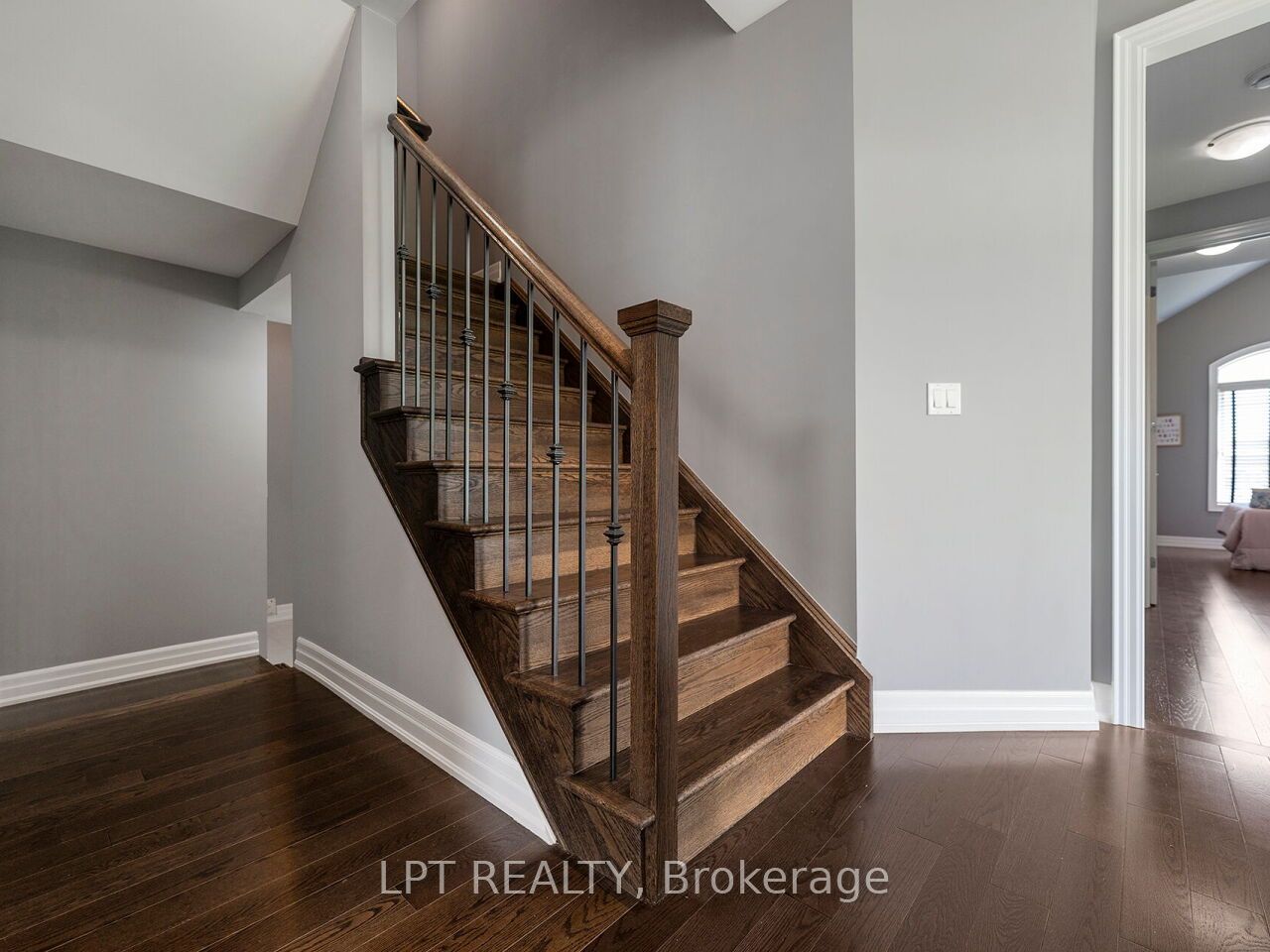 1 Dorchester Boulevard S Property Photo 34