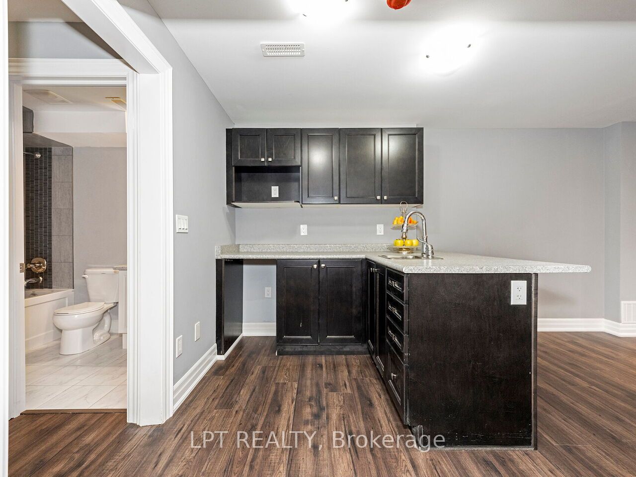 1 Dorchester Boulevard S Property Photo 35