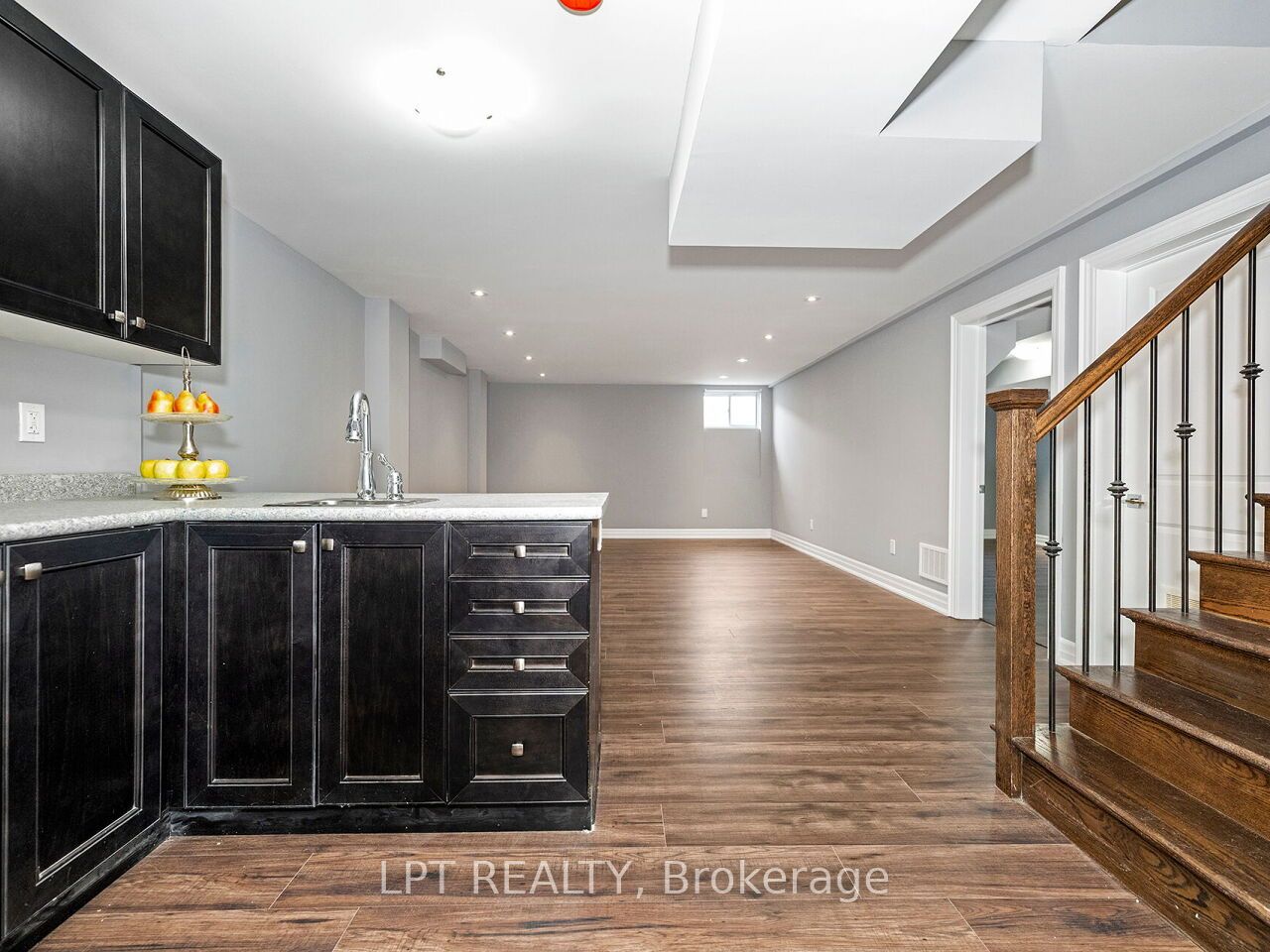 1 Dorchester Boulevard S Property Photo 36