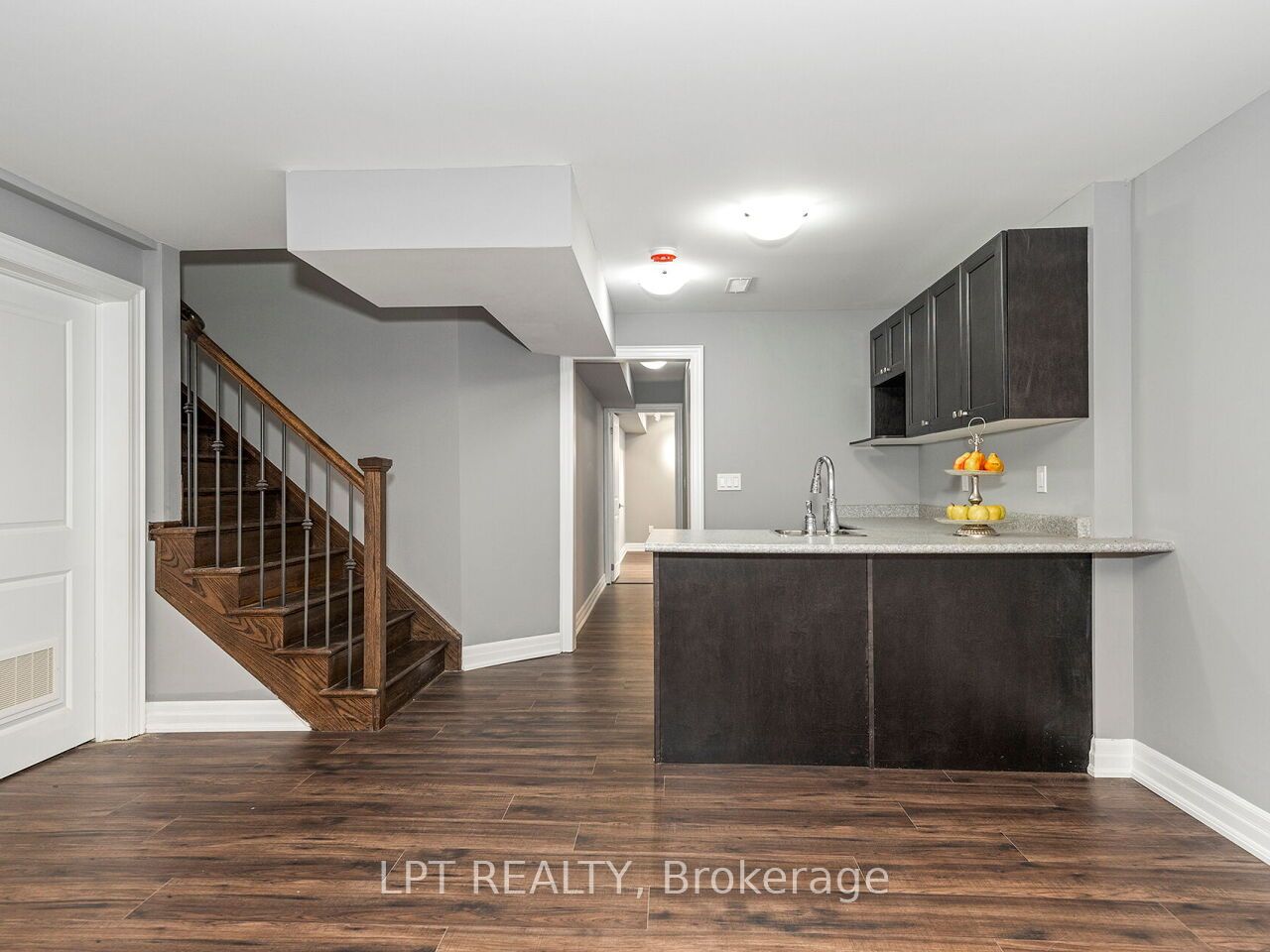 1 Dorchester Boulevard S Property Photo 40