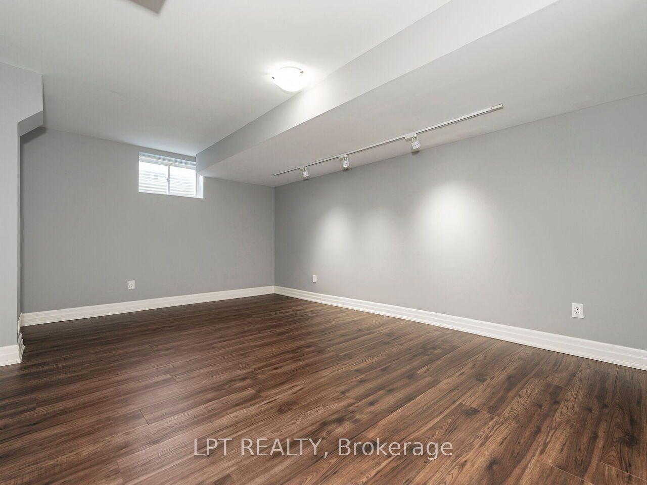 1 Dorchester Boulevard S Property Photo 42