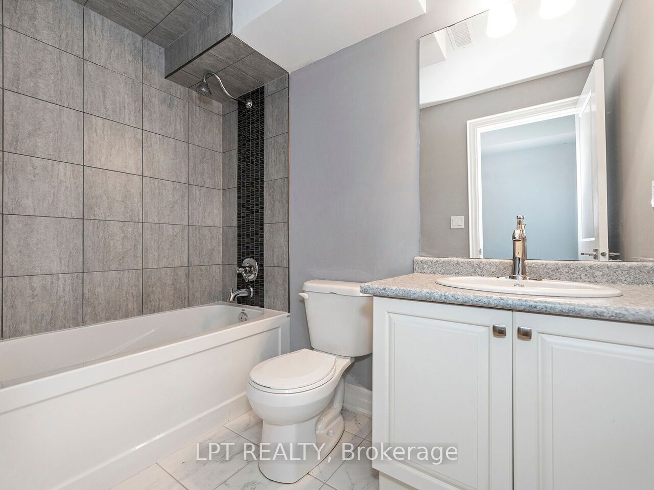 1 Dorchester Boulevard S Property Photo 44