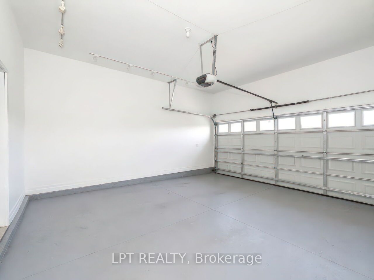 1 Dorchester Boulevard S Property Photo 47