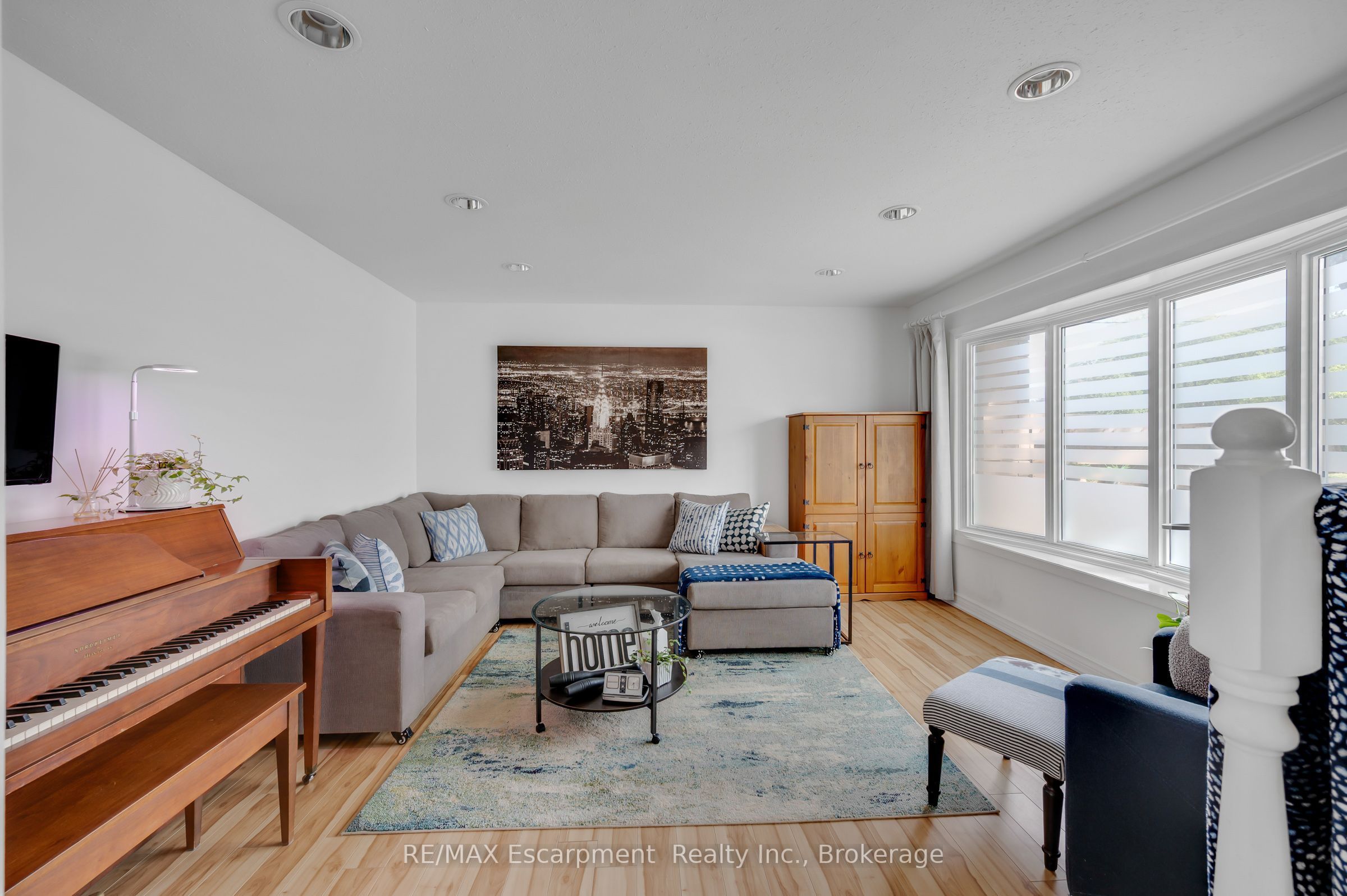 10 Goldfinch Road Property Photo 6