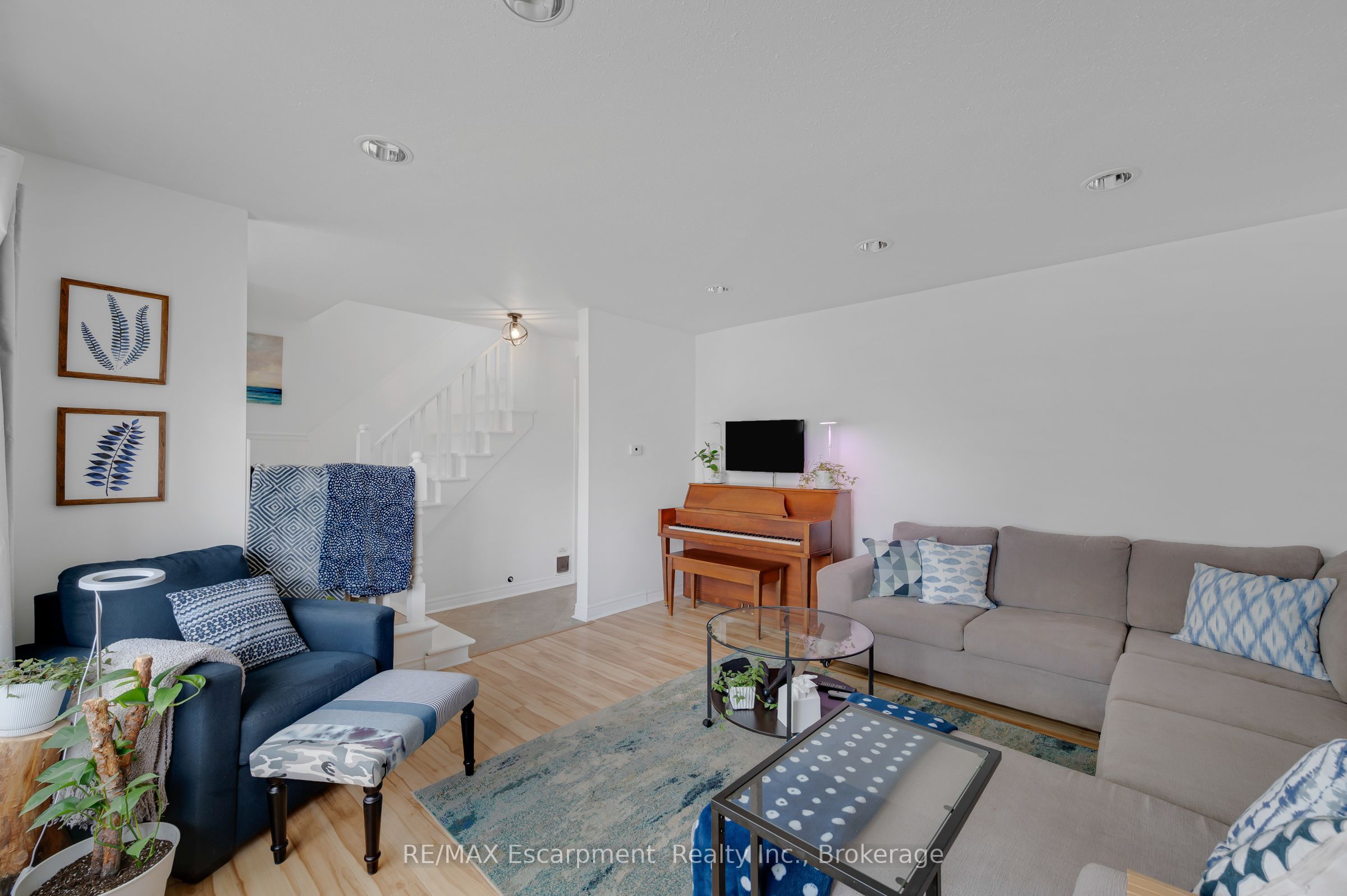 10 Goldfinch Road Property Photo 7