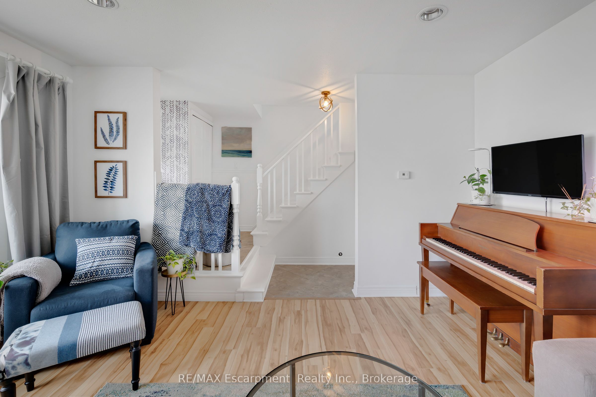 10 Goldfinch Road Property Photo 8