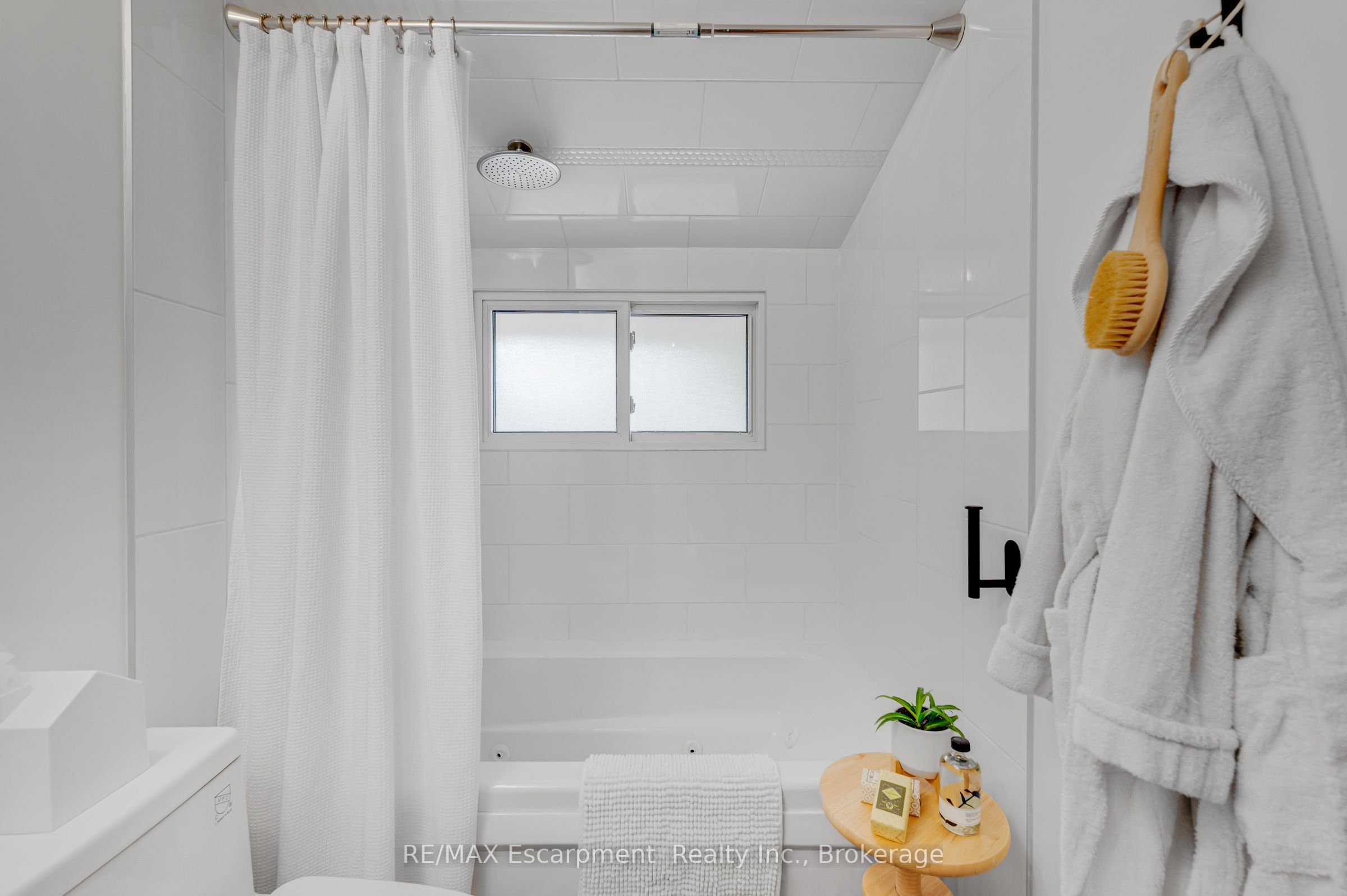 10 Goldfinch Road Property Photo 24