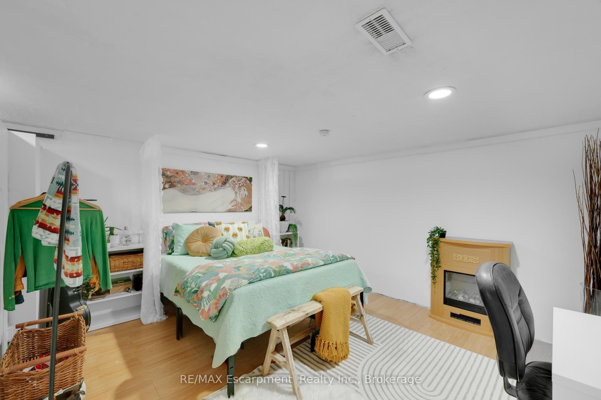 10 Goldfinch Road Property Photo 26