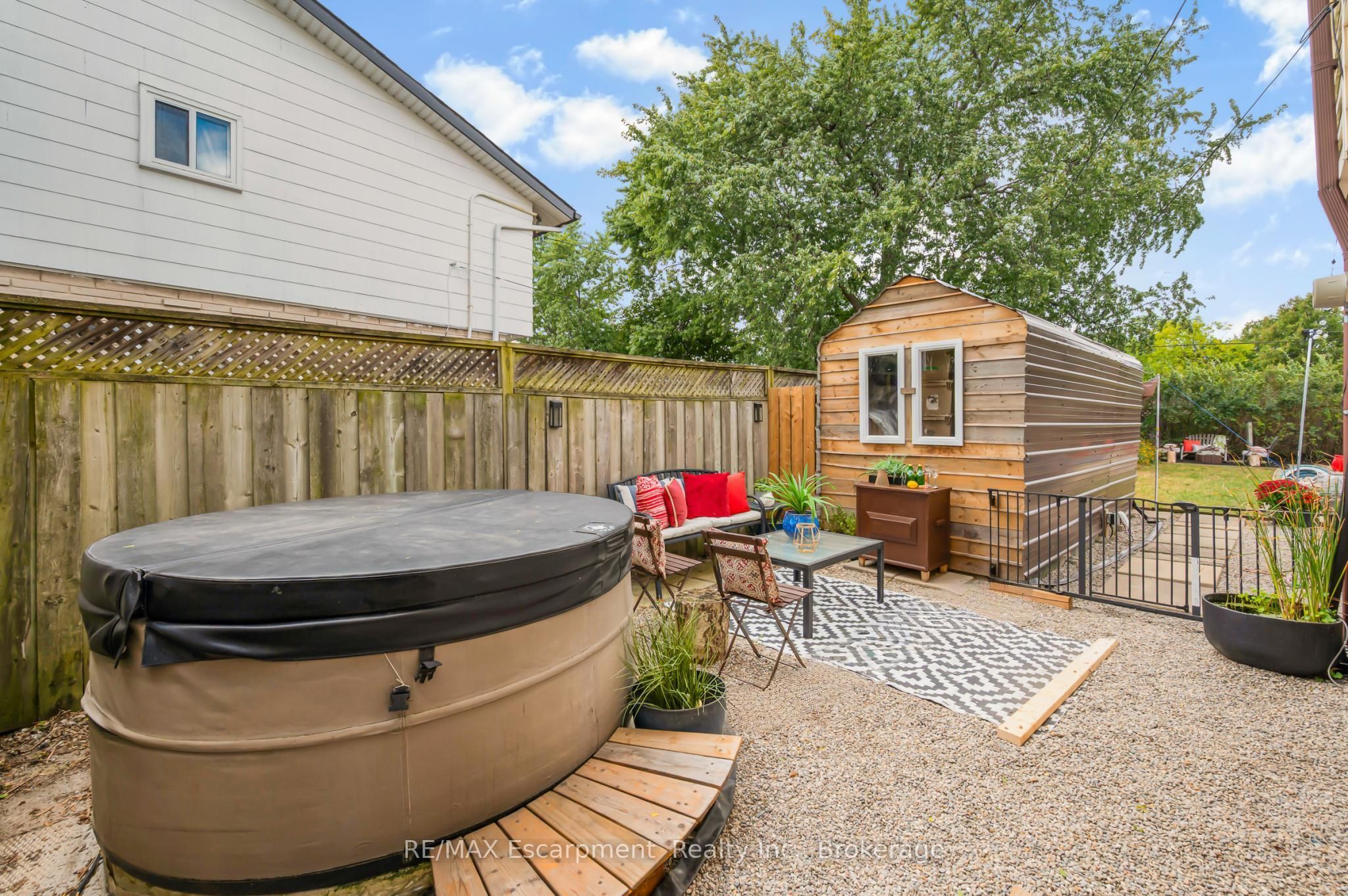 10 Goldfinch Road Property Photo 37