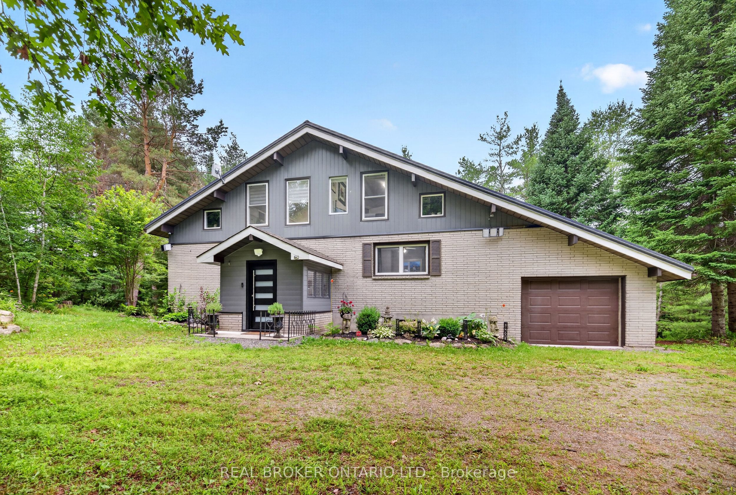 1018 Whites Road Property Photo 1