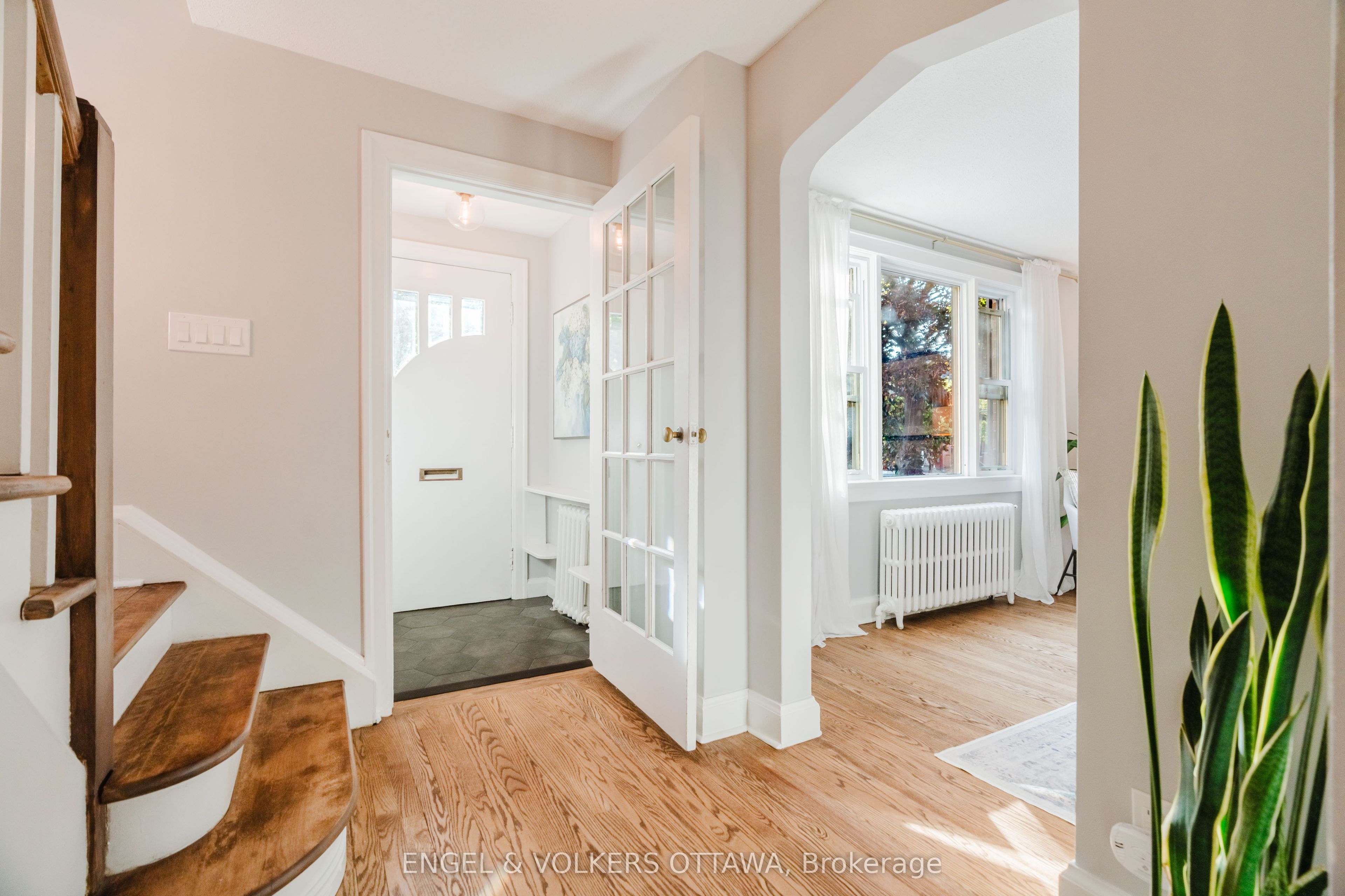 198 Stanley Avenue Property Photo 4
