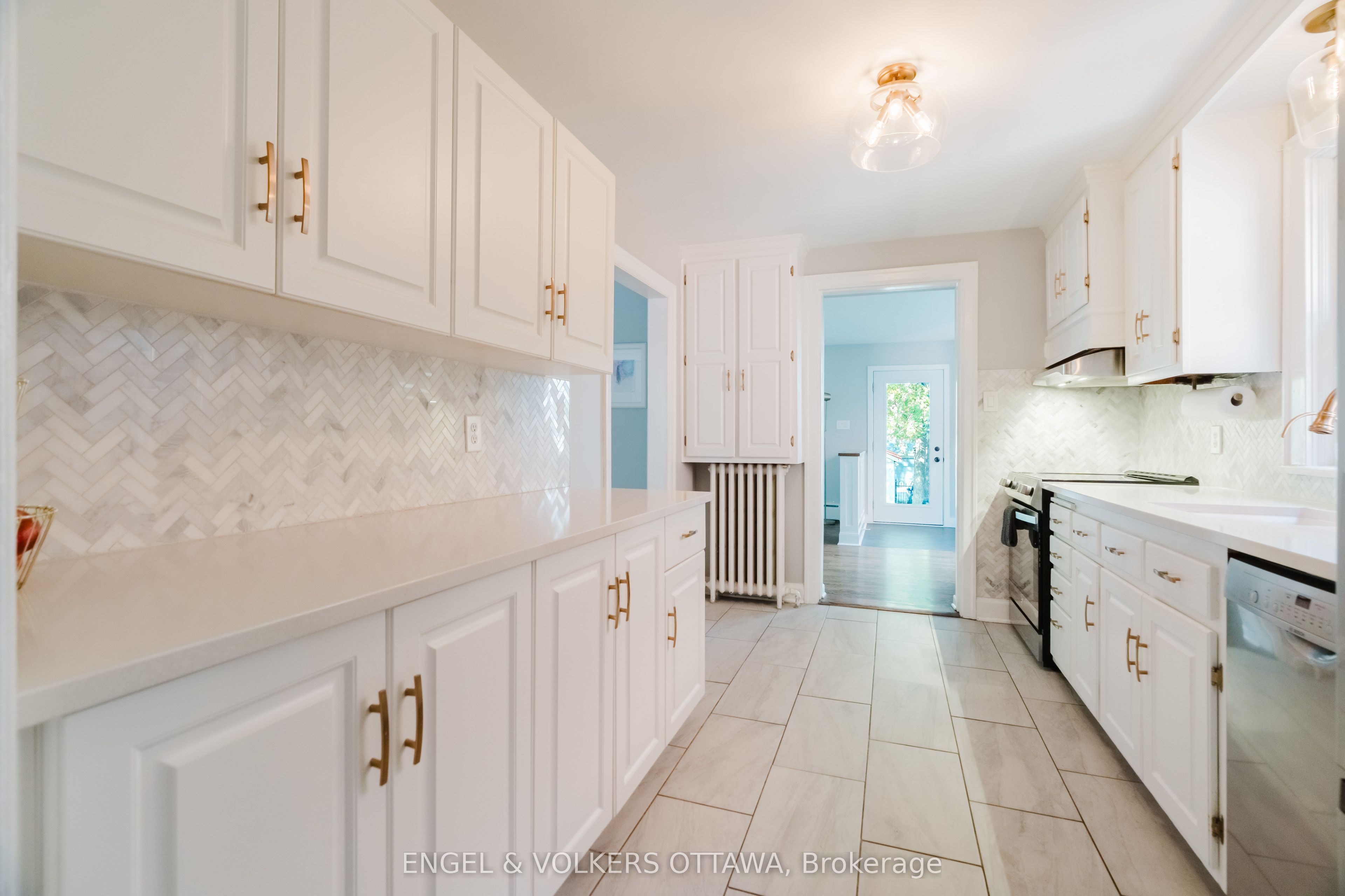 198 Stanley Avenue Property Photo 21