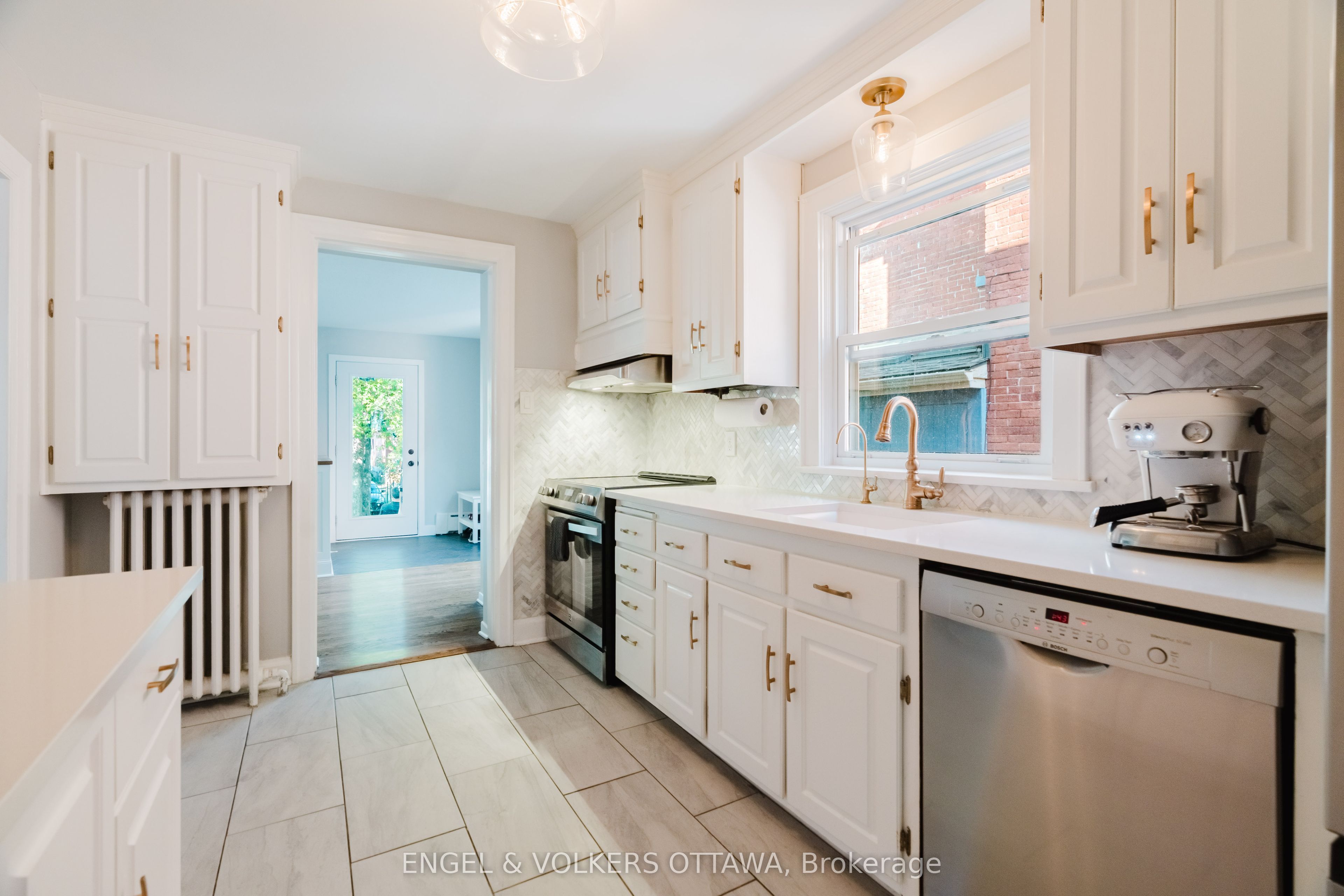 198 Stanley Avenue Property Photo 22