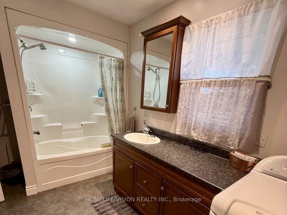 128 Bayview Drive Property Photo 17