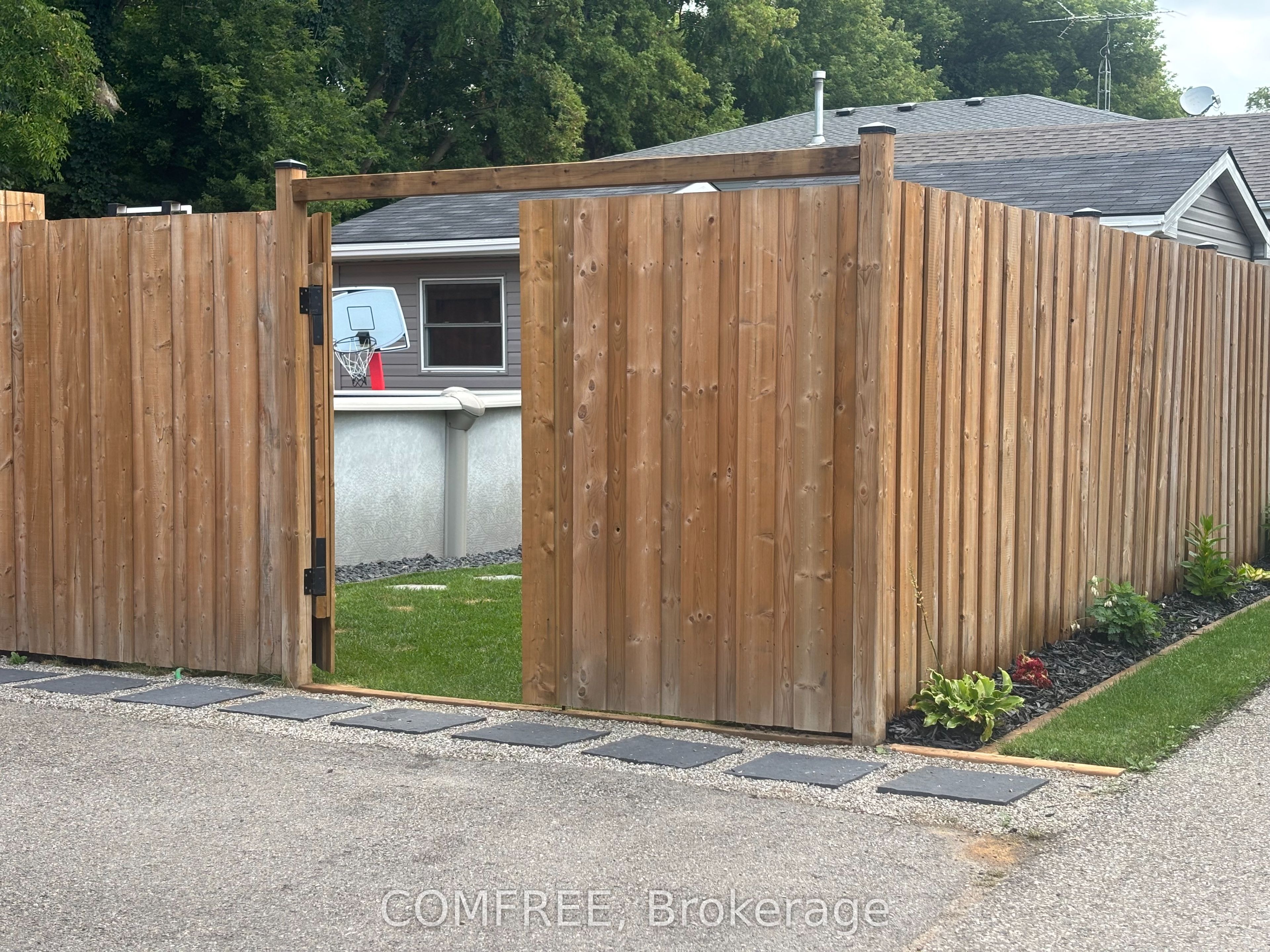 287 Brock Street Property Photo 5