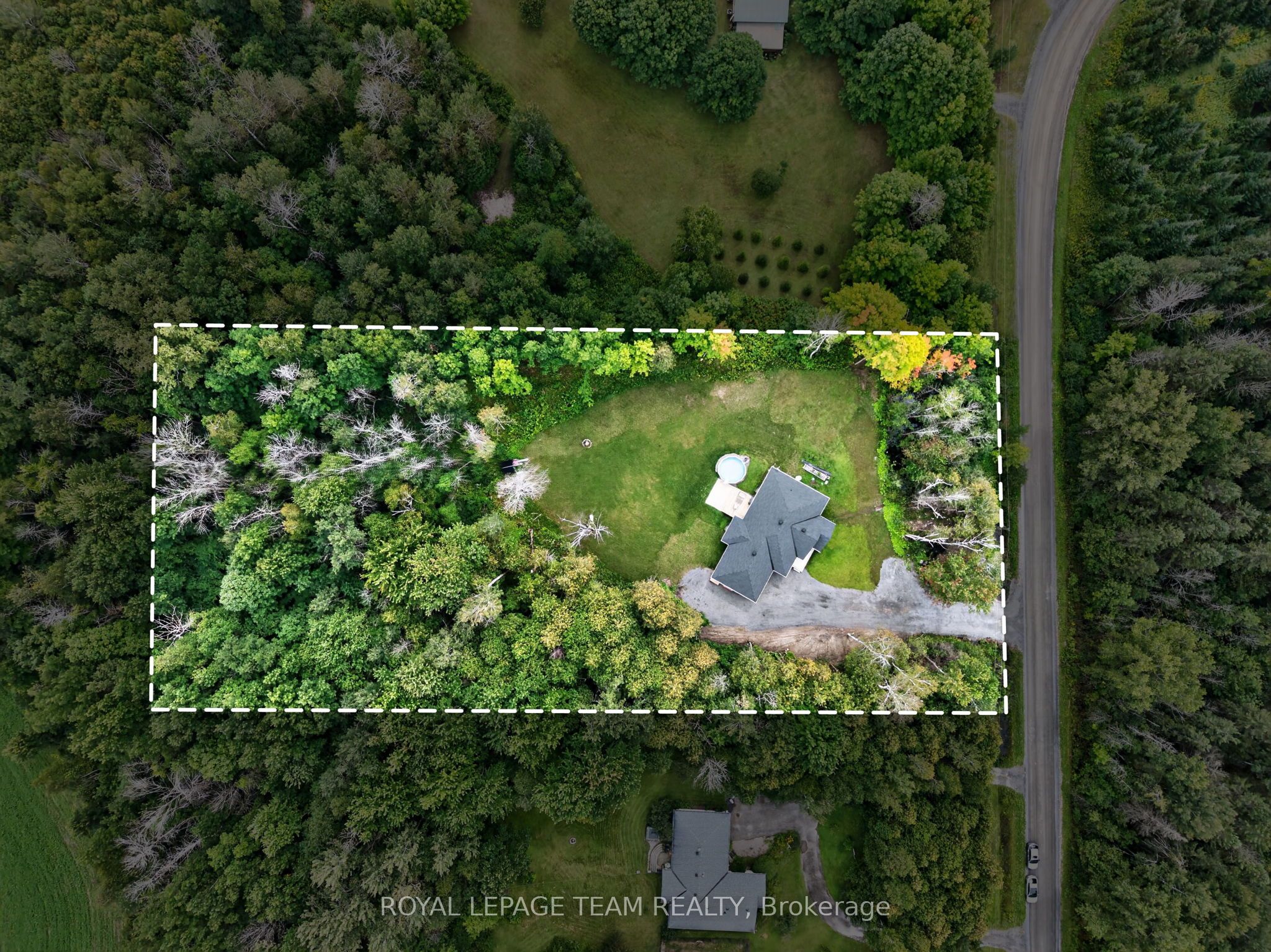 1007 Townline Road Property Photo 3