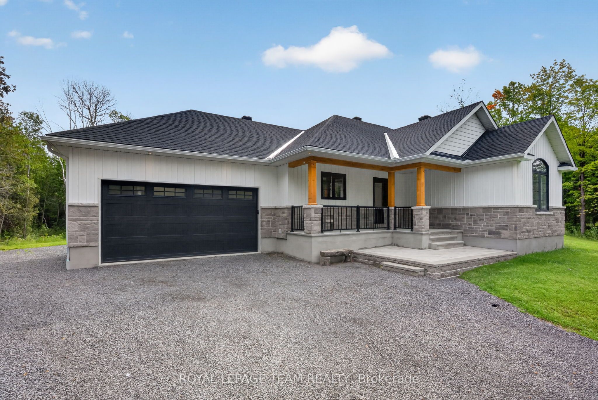 1007 Townline Road Property Photo 4