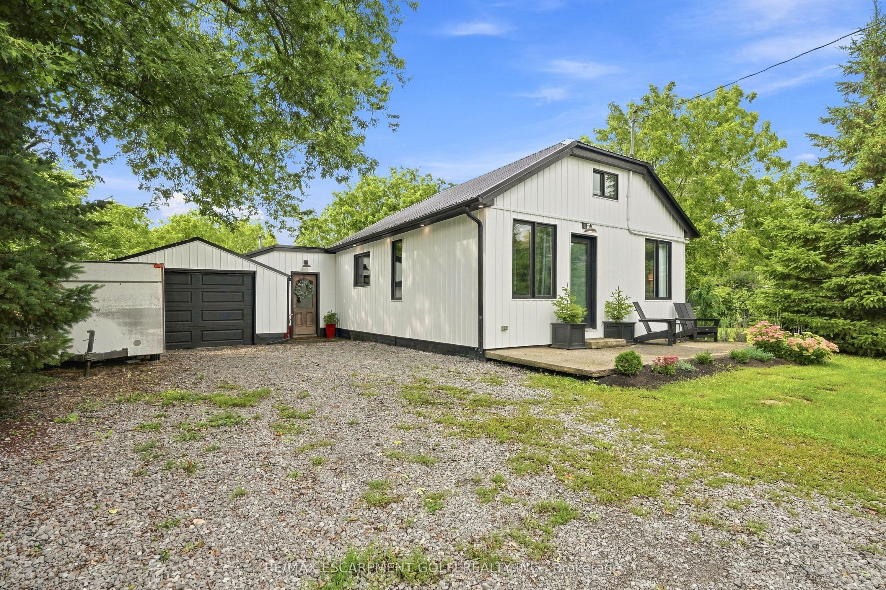 1368 Lorraine Road Property Photo 3
