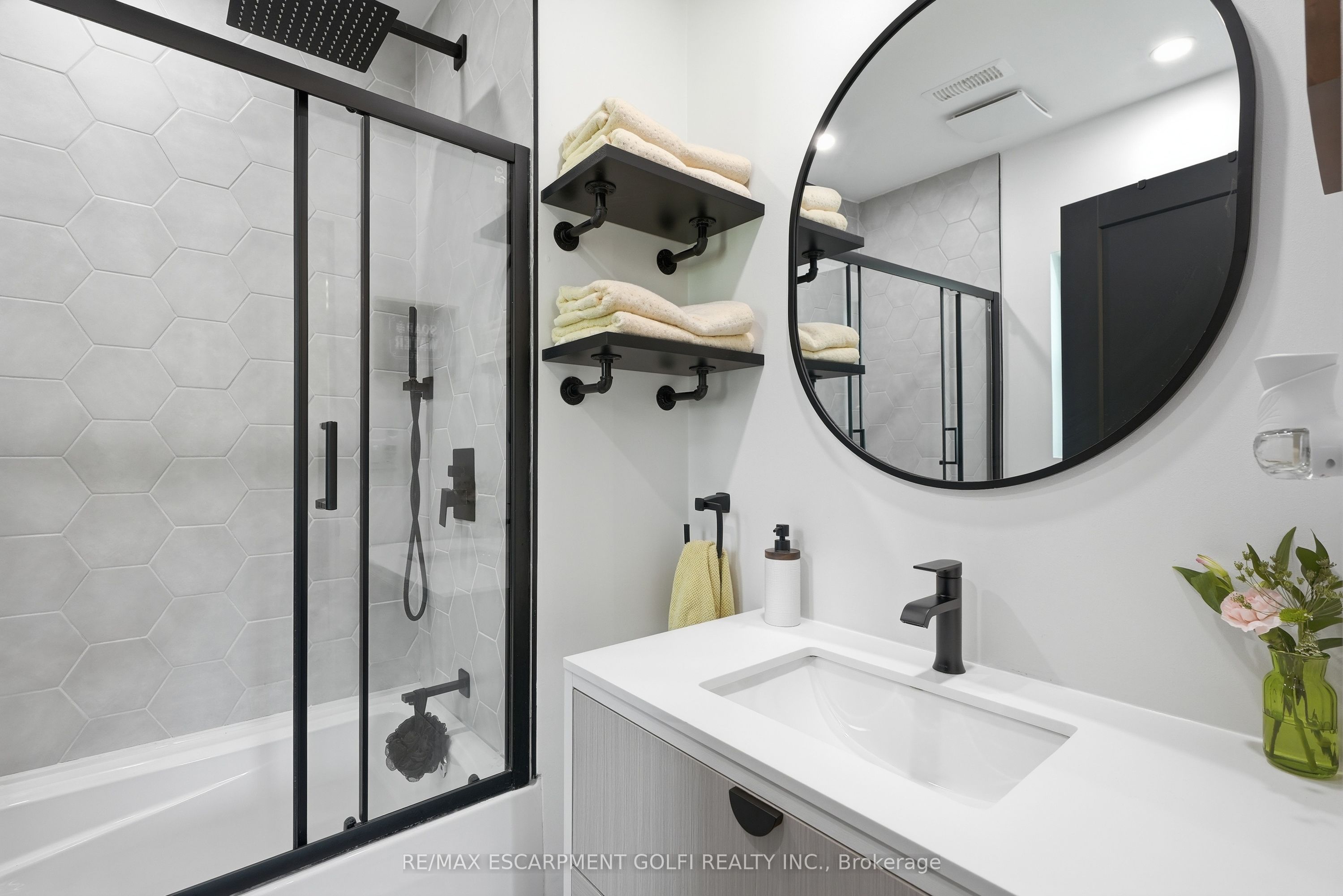 1368 Lorraine Road Property Photo 24