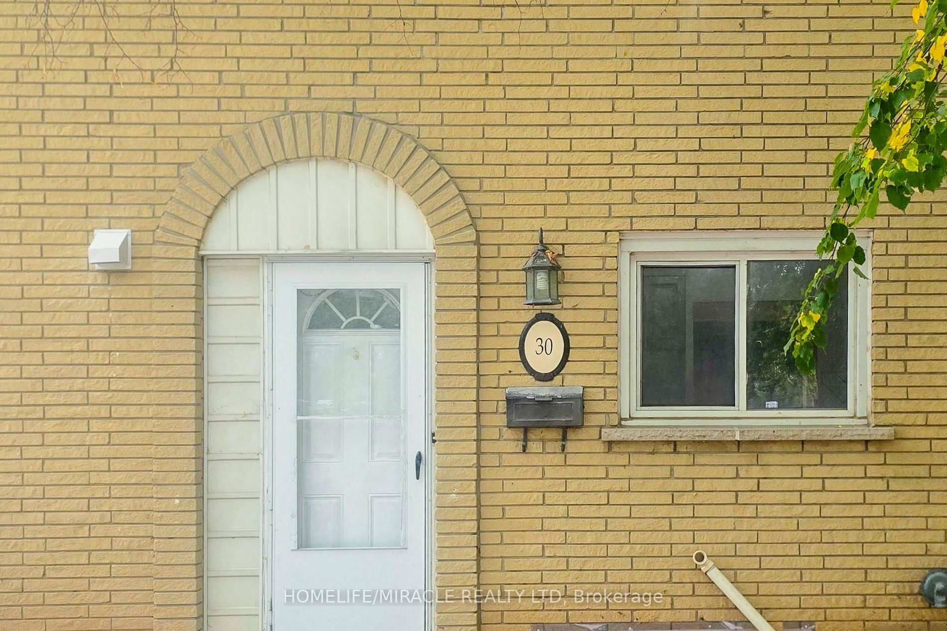 30 Jerome Crescent Property Photo 2