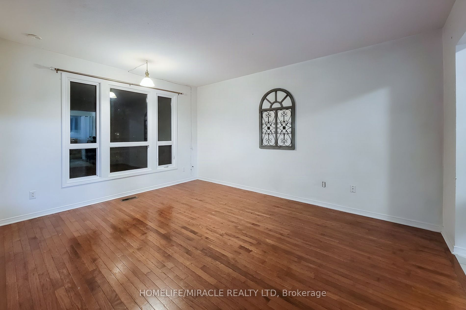 30 Jerome Crescent Property Photo 6