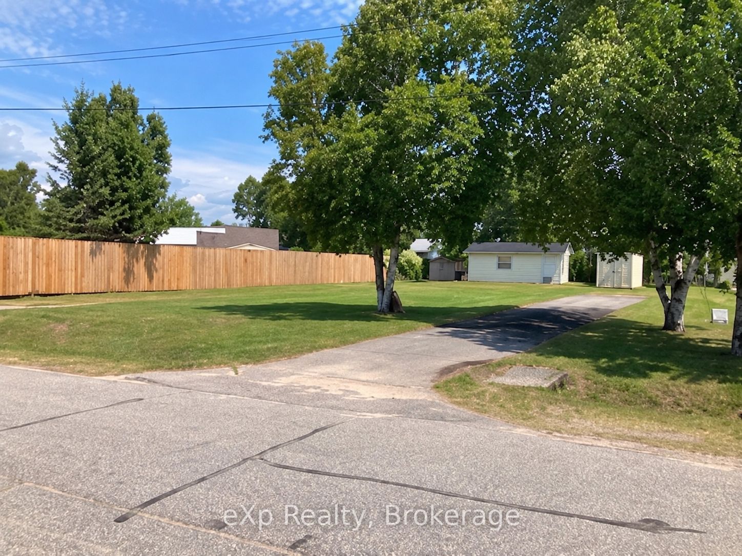 8 Cedar Court Property Photo 1