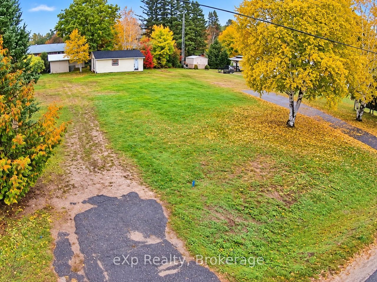 8 Cedar Court Property Photo 2
