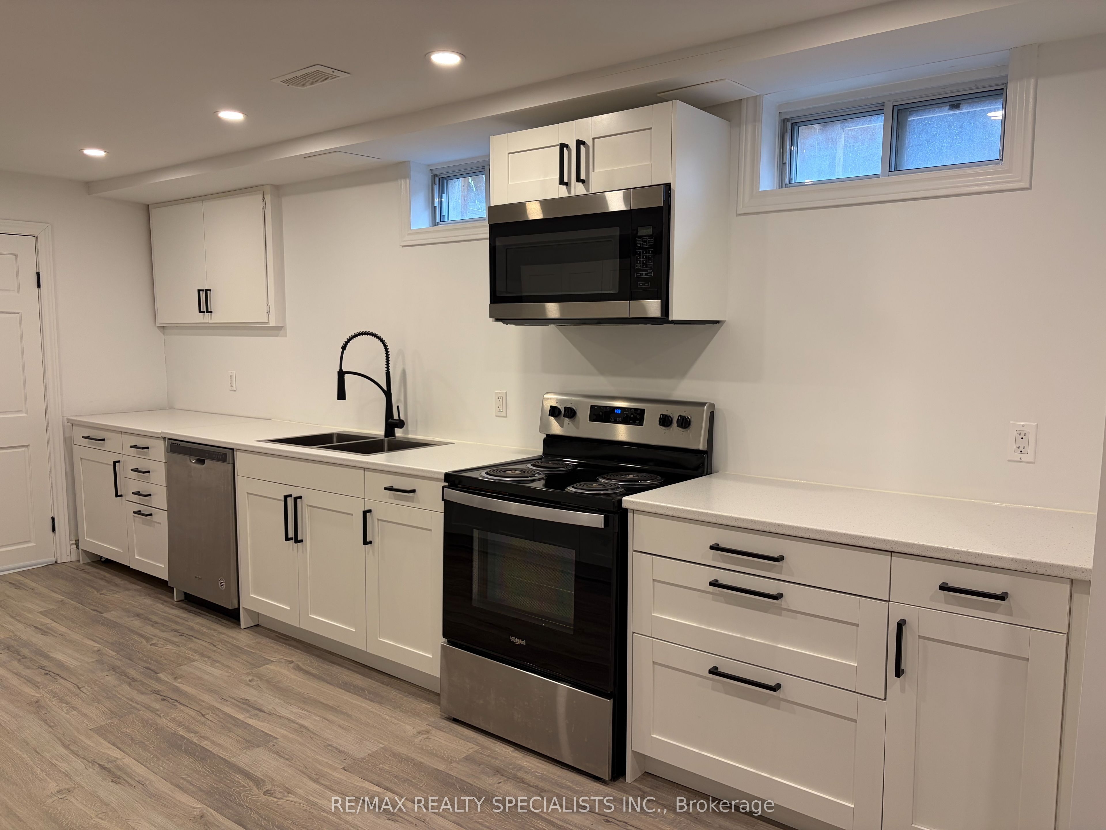 70 Duncairn Avenue Property Photo 39